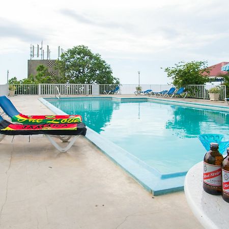 Montego Bay Club Apartments ภายนอก รูปภาพ