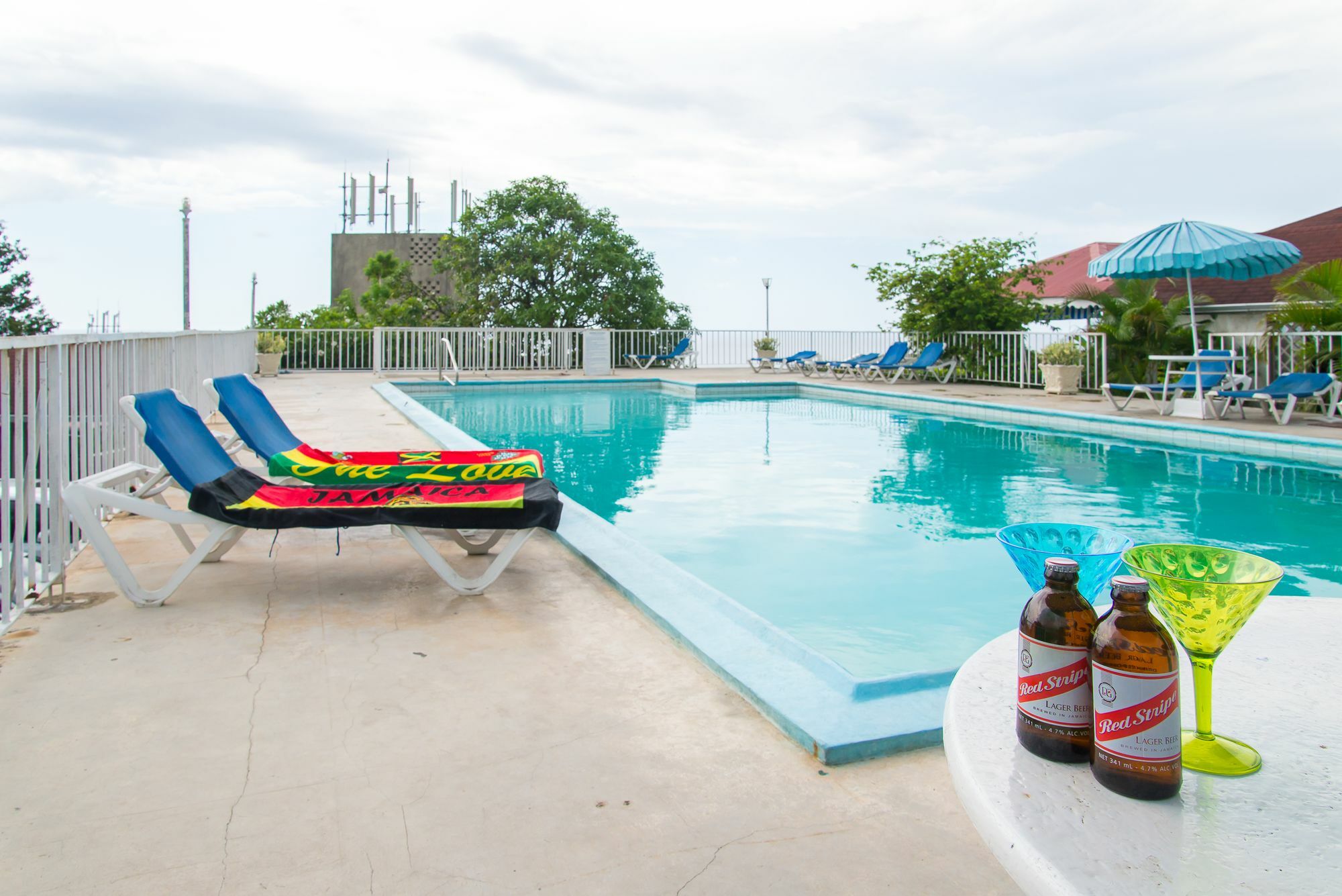 Montego Bay Club Apartments ภายนอก รูปภาพ