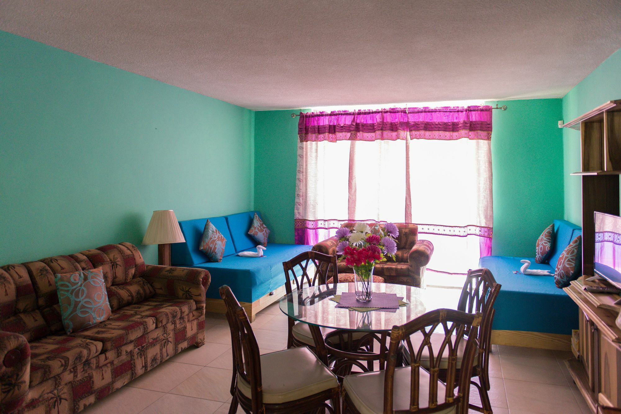 Montego Bay Club Apartments ภายนอก รูปภาพ