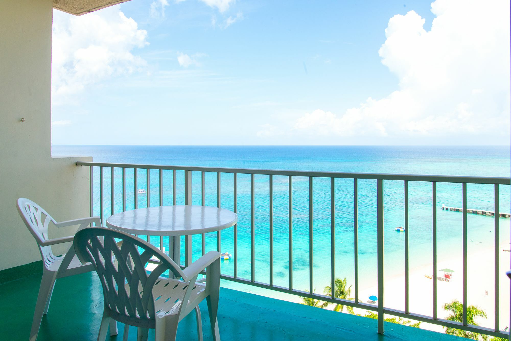 Montego Bay Club Apartments ภายนอก รูปภาพ