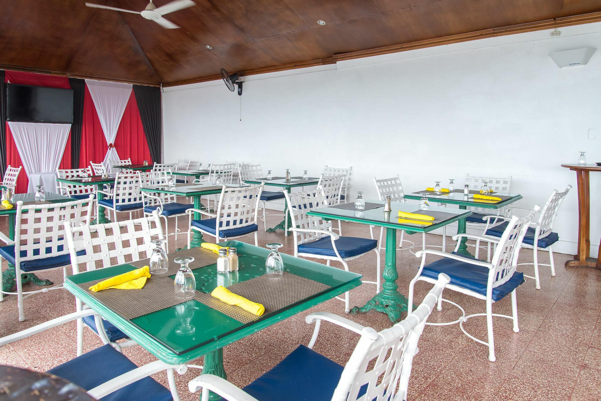 Montego Bay Club Apartments ภายนอก รูปภาพ